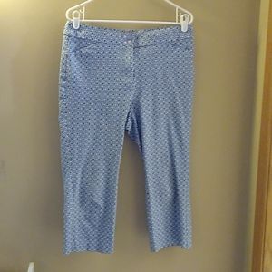Chicos So Slimming light blue print Capri